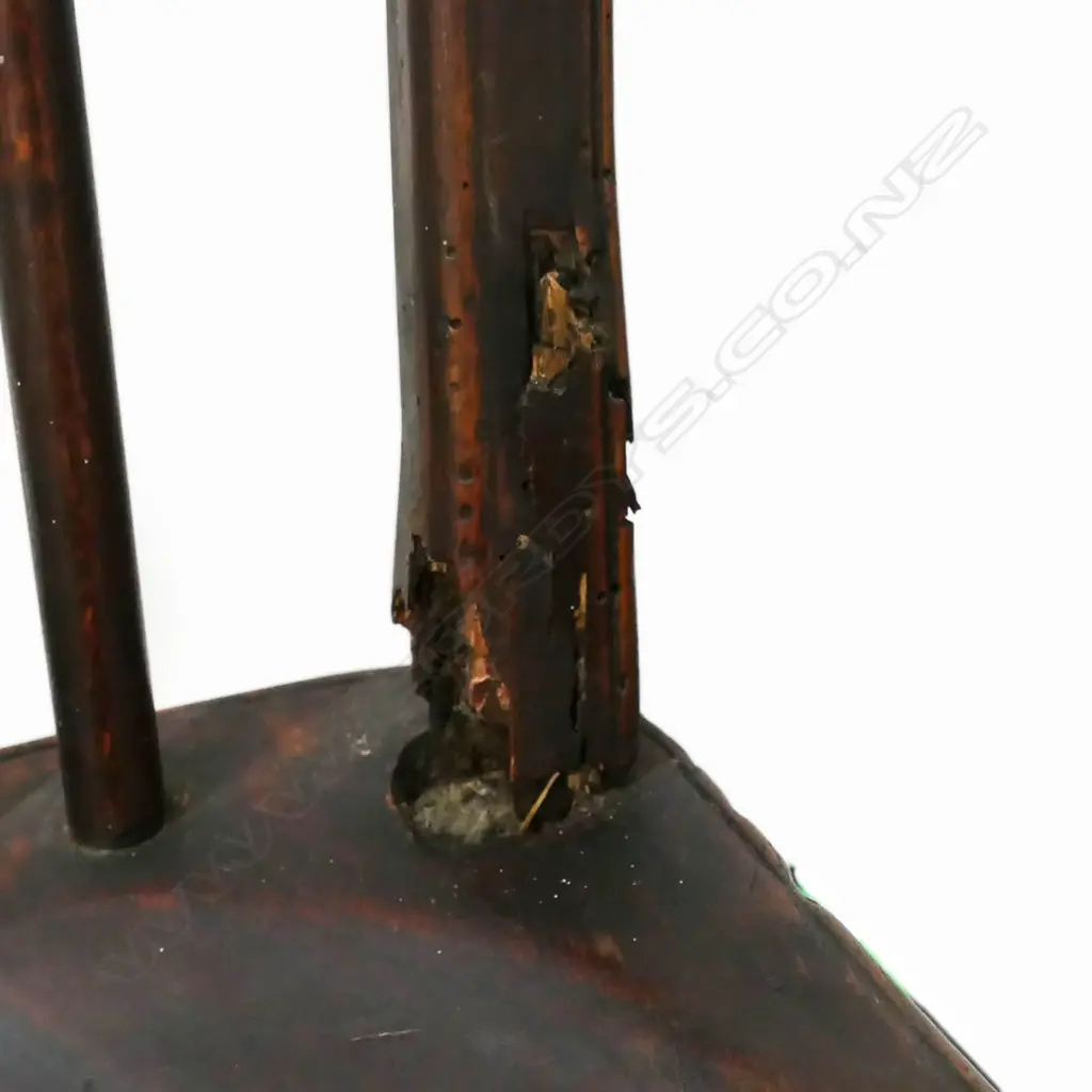 A set of four 19thC elm wheelback dining chairs, Image 1++
