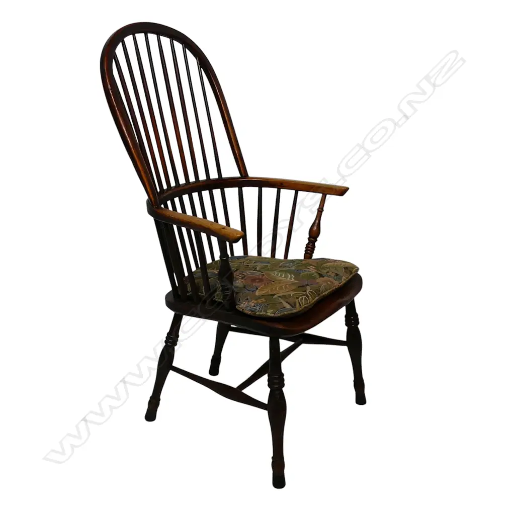 A 19thC elm stick back Windsor armchair, Image 1++