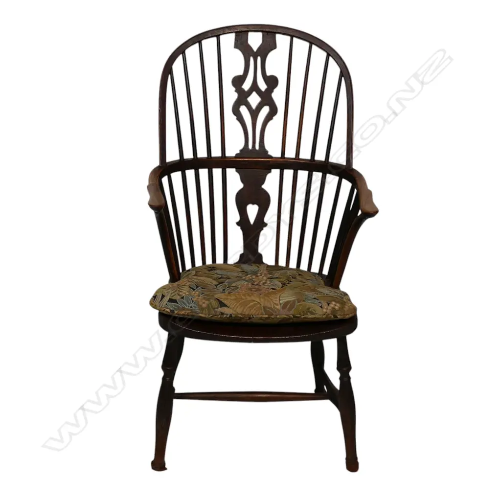 A 19thC elm stick-back Windsor armchair, Image 1++