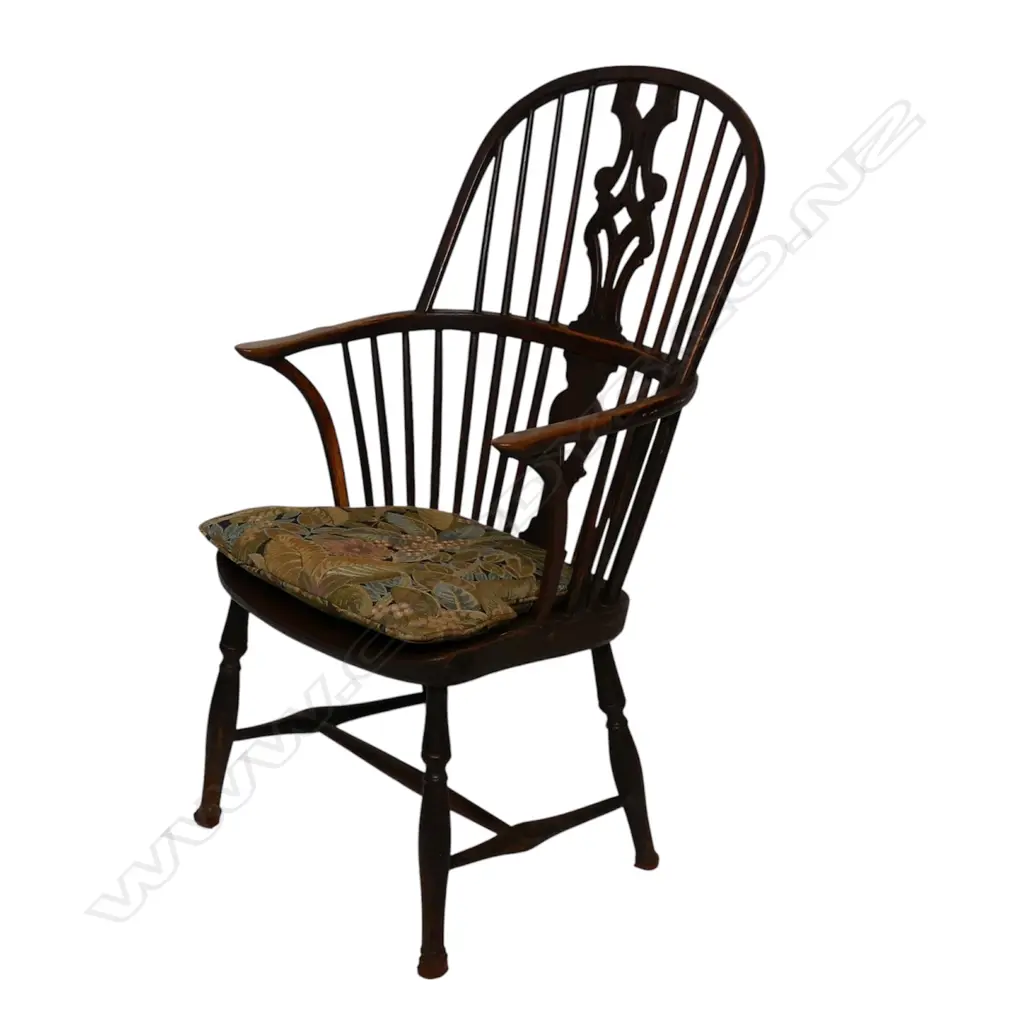 A 19thC elm stick-back Windsor armchair, Image 1++