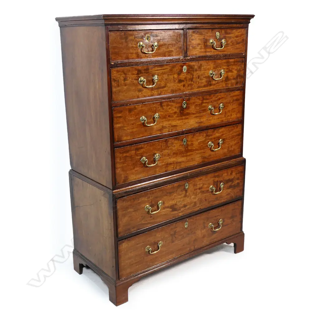 A Georgian mahogany chest on chest, Image 1++