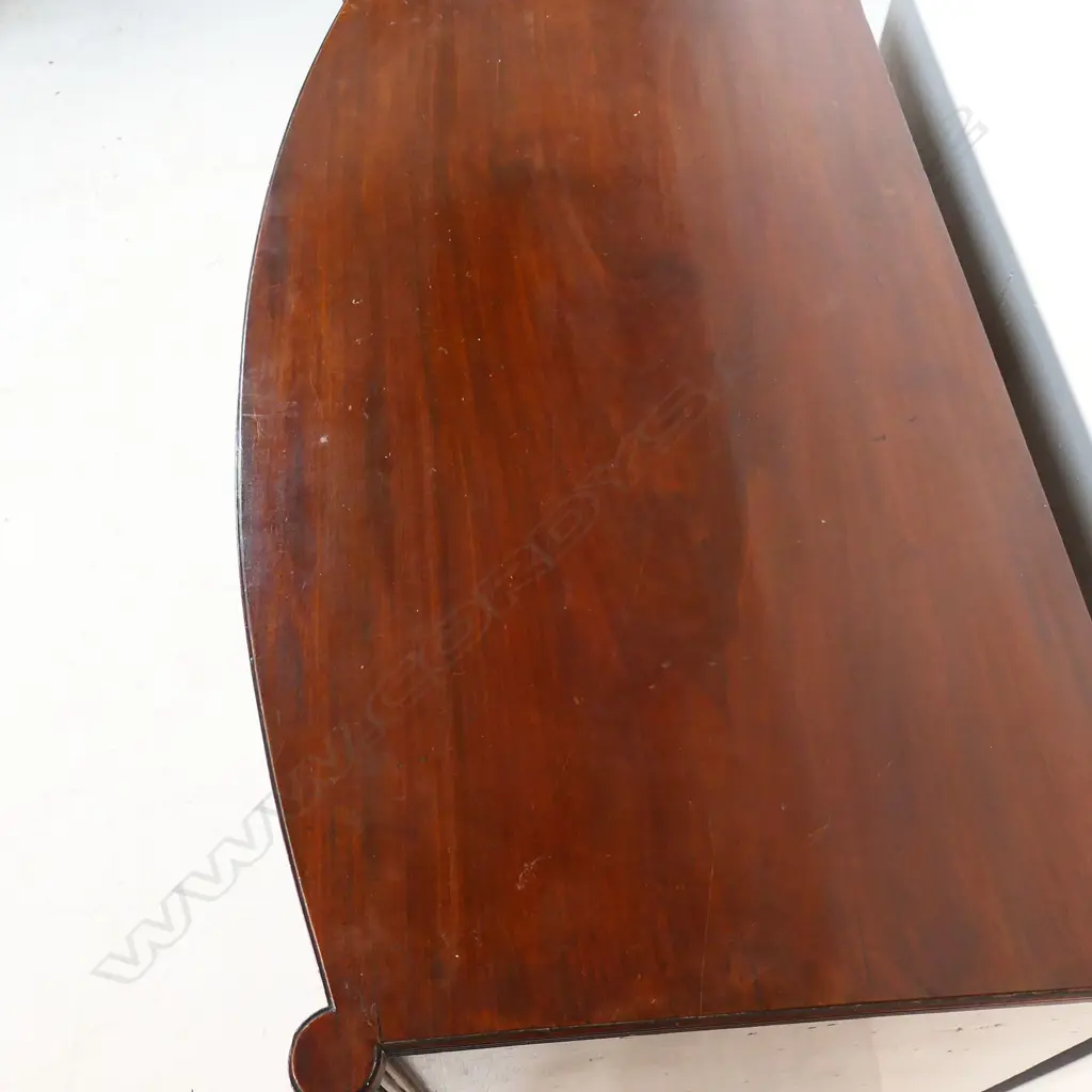A late Georgian mahogany bowfront four drawer chest, Image 1++