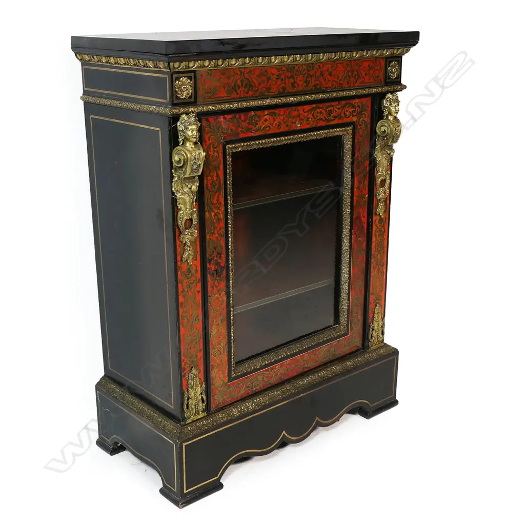 A 19thC French boulle cabinet, Image 1++