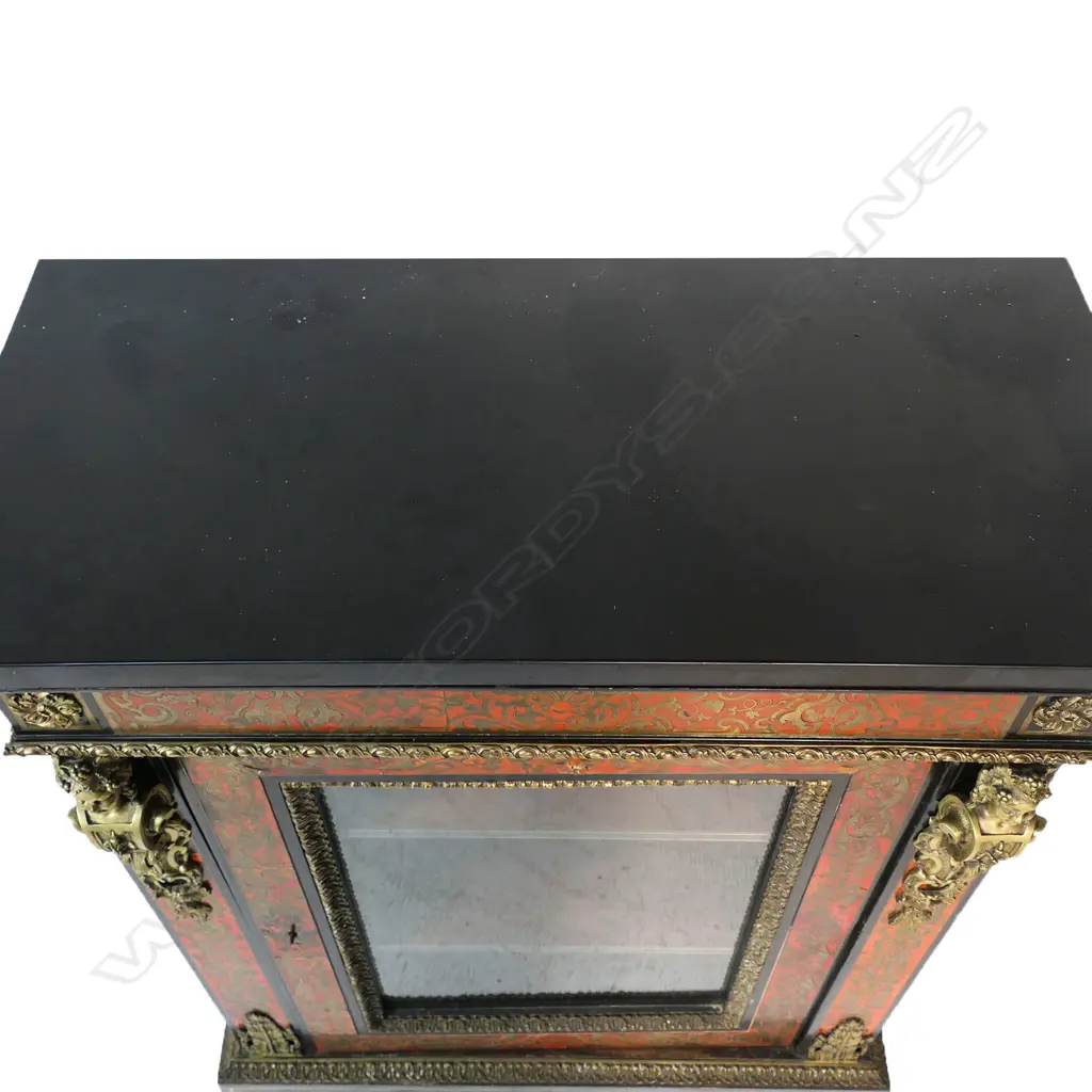 A 19thC French boulle cabinet, Image 1++