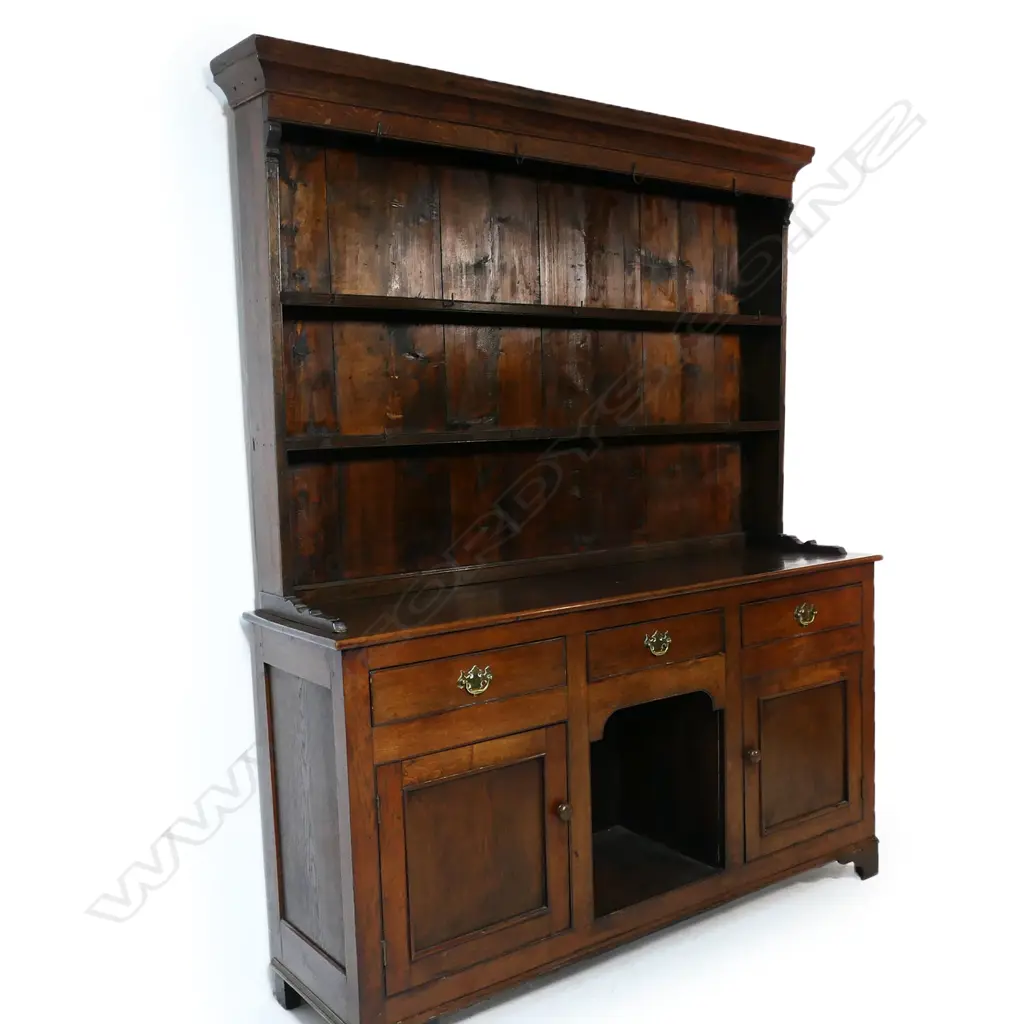 A late Georgian oak dog-kennel Welsh dresser, Image 1++