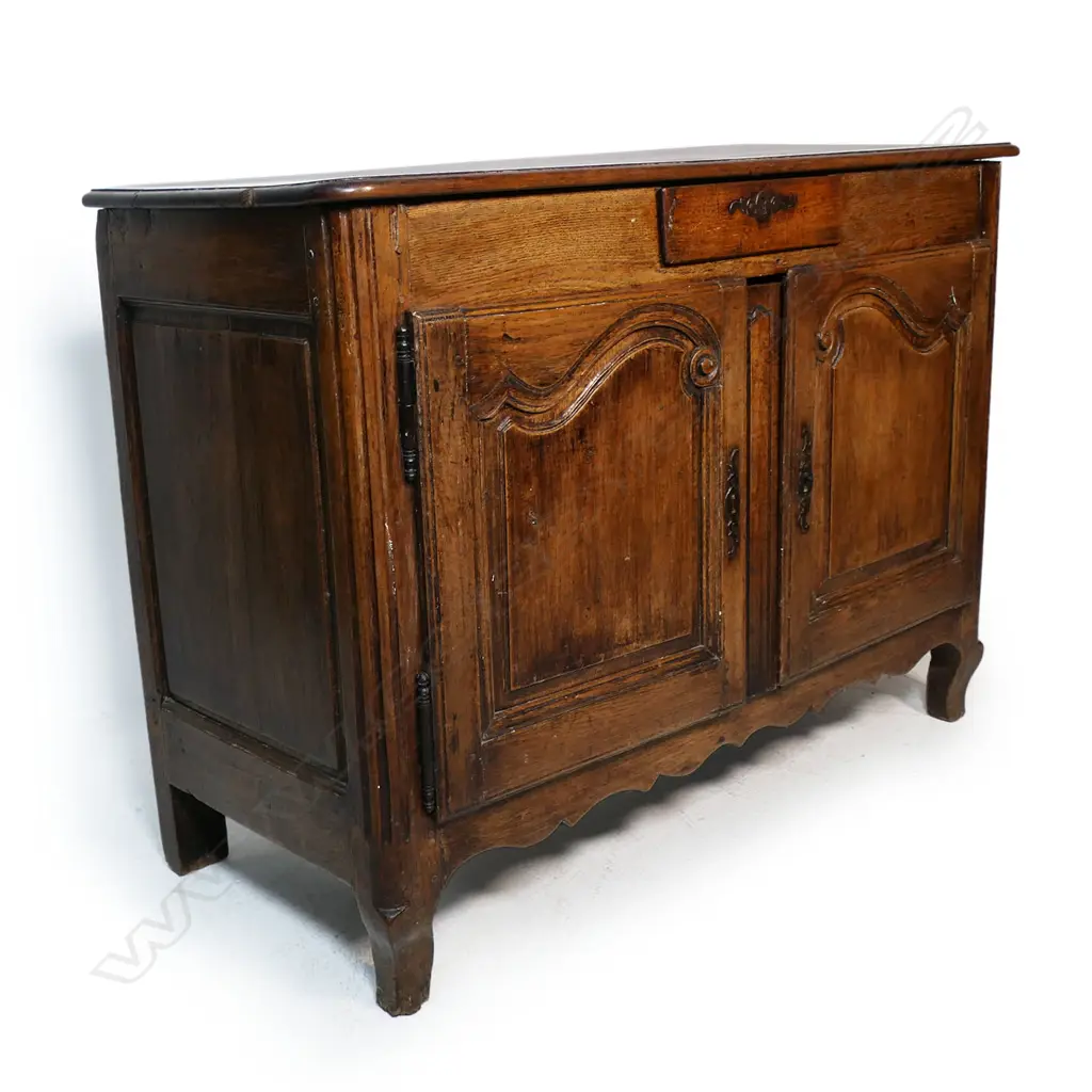 A Continental oak small sideboard, Image 1++