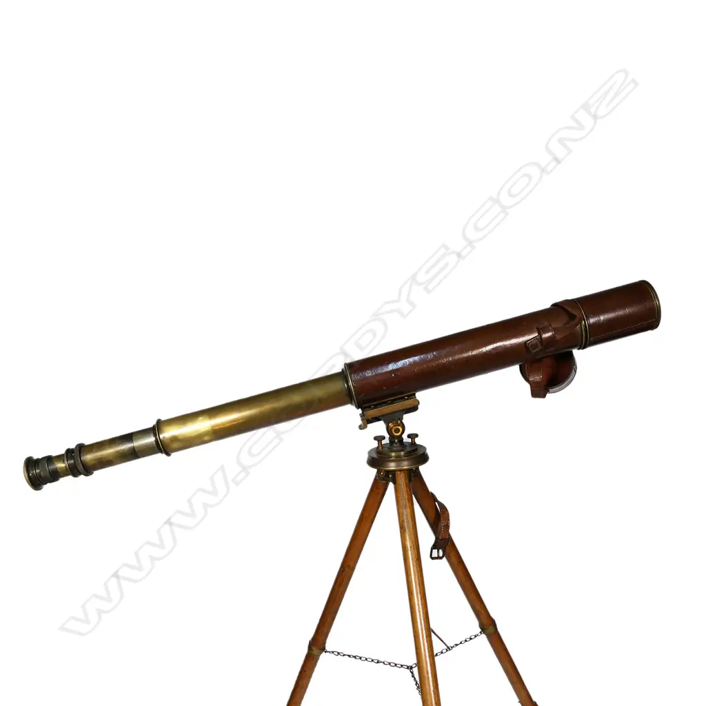 A quality WWI military spotting telescope marked Telescope F.A. MKV Negretti & Zambra 1917 No.315, Image 1++