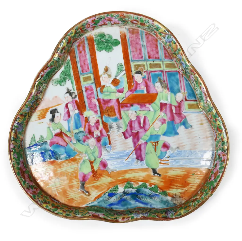 A 19thC Chinese Canton famille rose enamelled shallow shaped platter, Image 1++