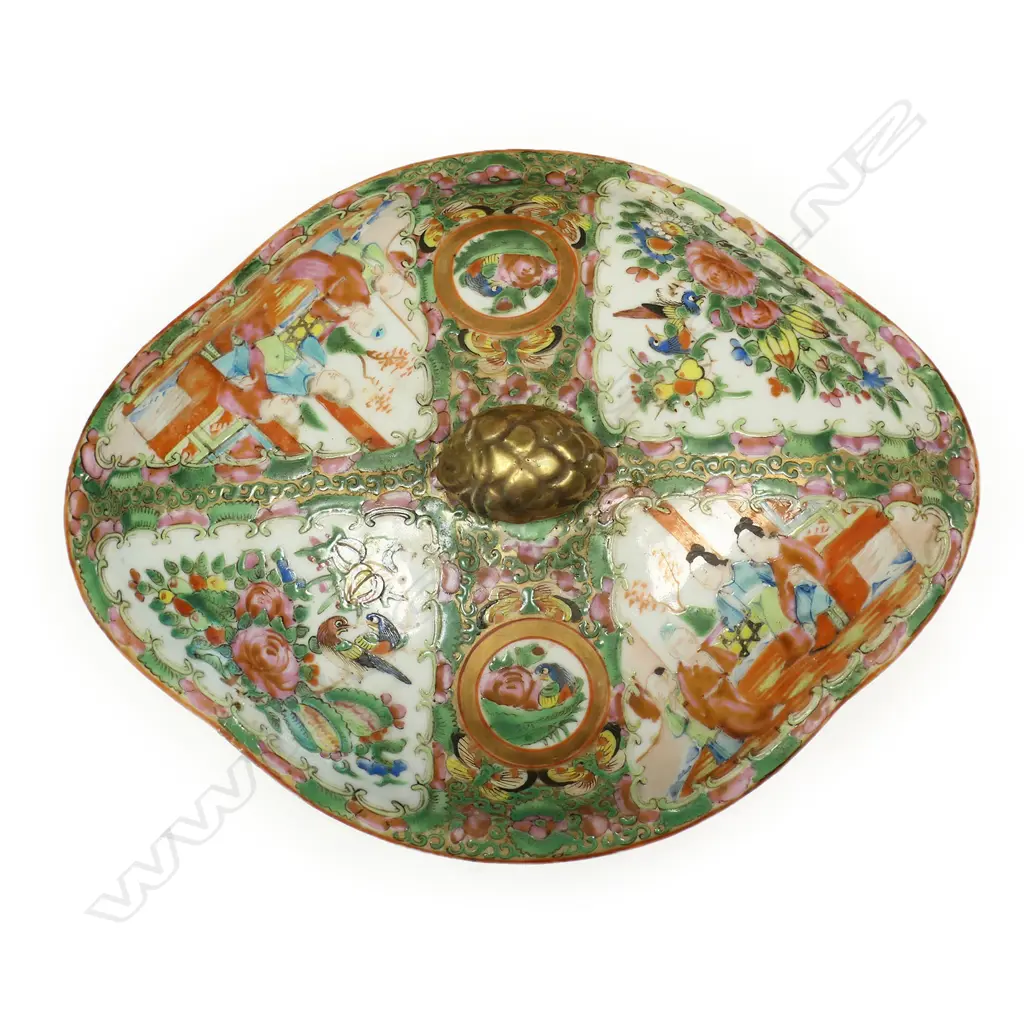 A 19thC Chinese Canton famille rose enamelled lidded two handled tureen, Image 1++