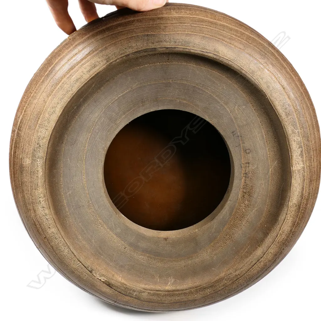 A Japanese Meiji period paulownia wood decorative hibachi, Image 1++