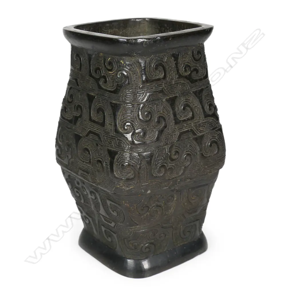 A 19thC oriental bronze decorative square section vase, Image 1++