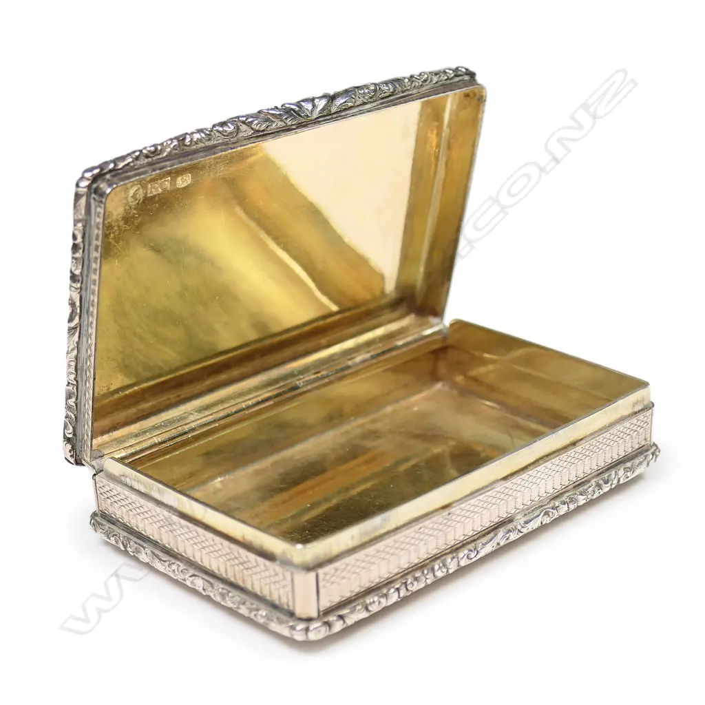 An early Victorian silver snuff box, Image 1++