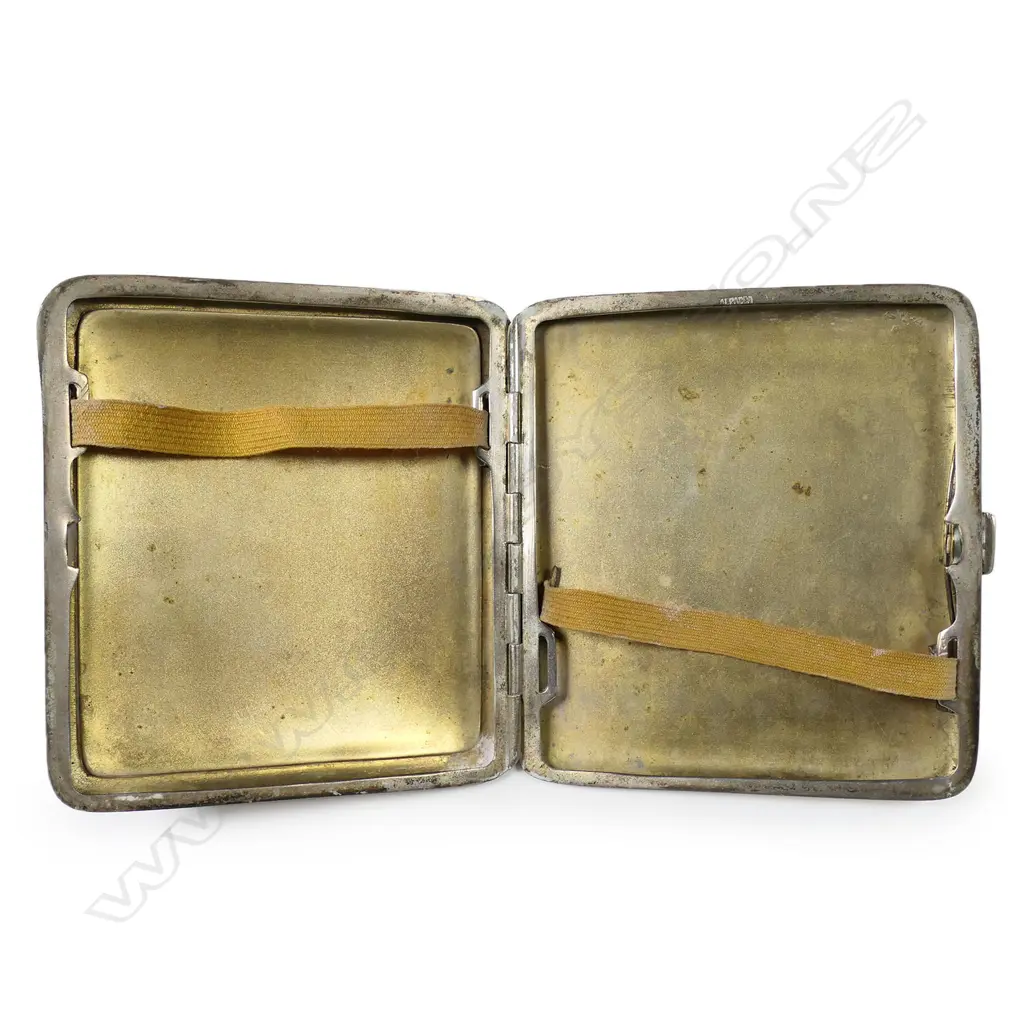 An early 20thC Alpacca silver and hunting scene enamelled cigarette case, Image 1++