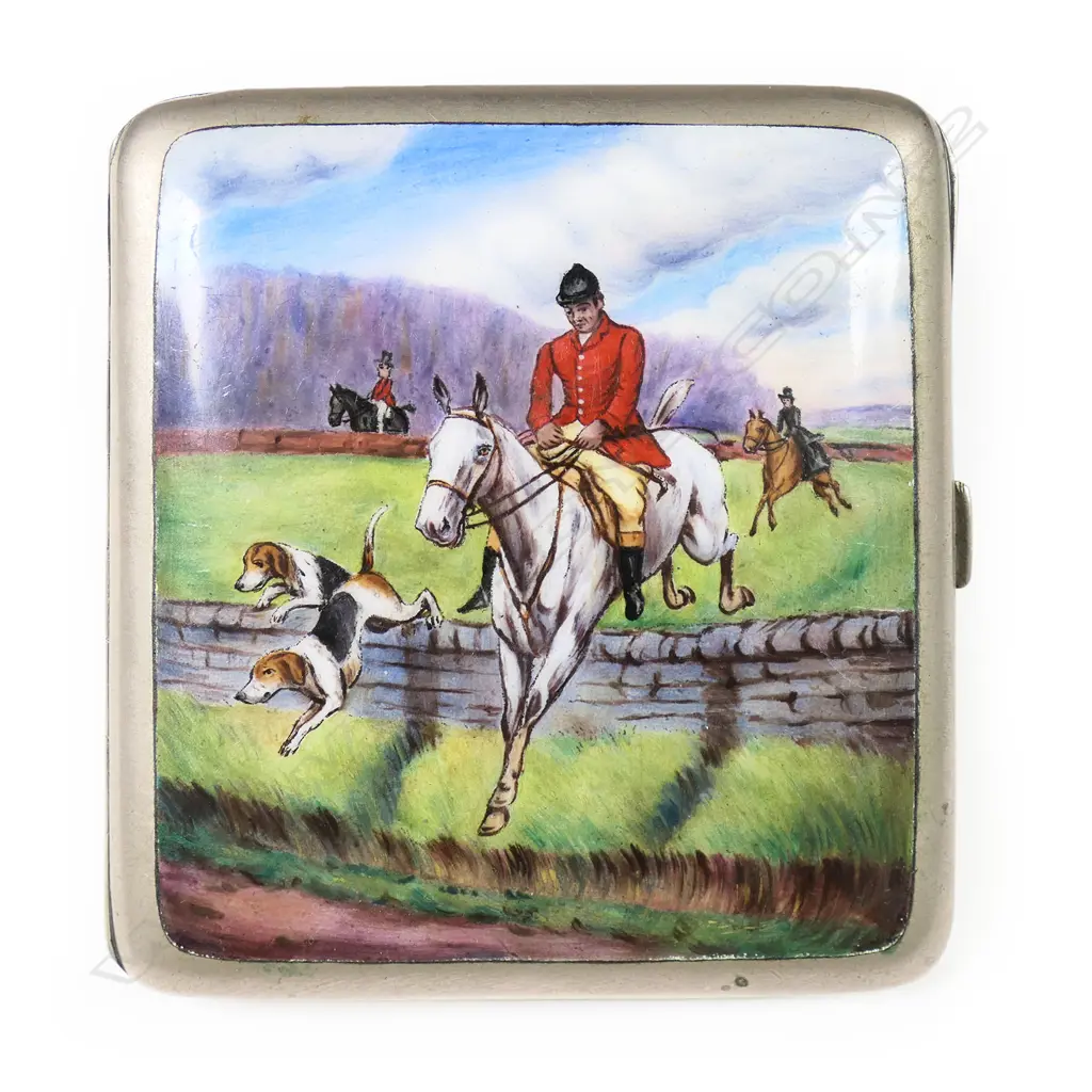 An early 20thC Alpacca silver and hunting scene enamelled cigarette case, Image 1++