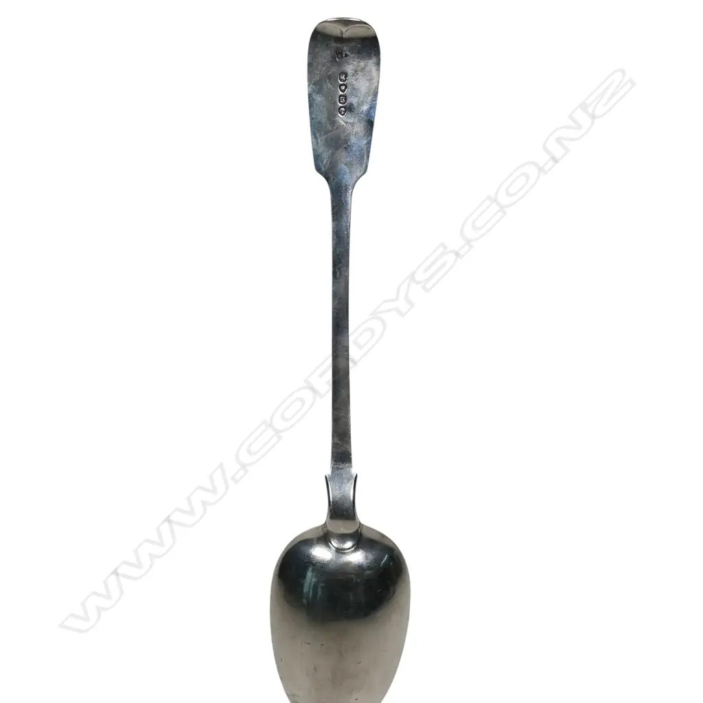 A Victorian silver pie spoon, Image 1++