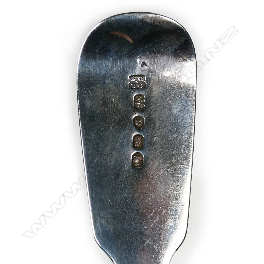 A Victorian silver fish slice, Image 1++