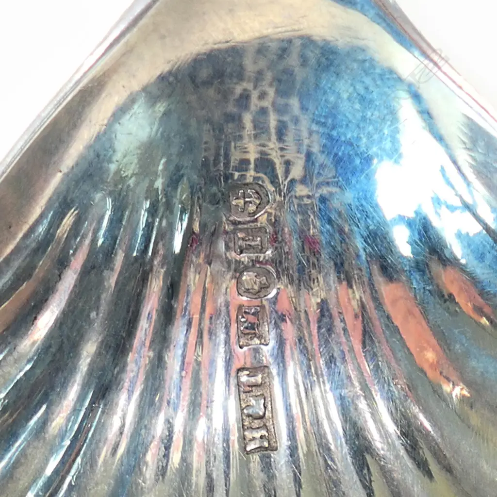 A Victorian silver caddy spoon, Image 1++