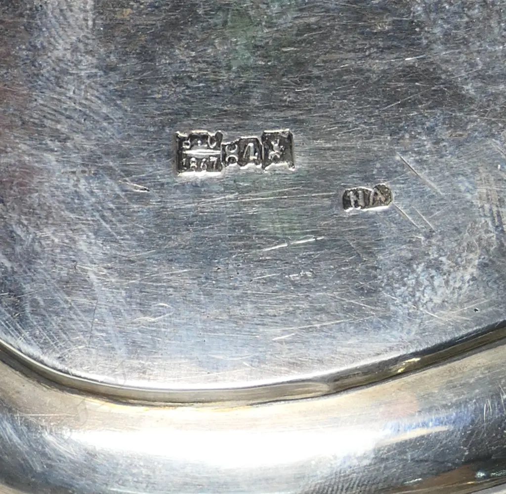 A 19thc Russian engraved silver card tray, Image 1++