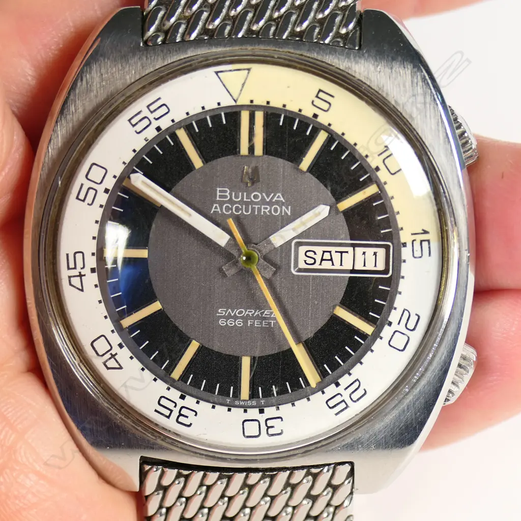 A gent's Bulova dive watch 666, Image 1++
