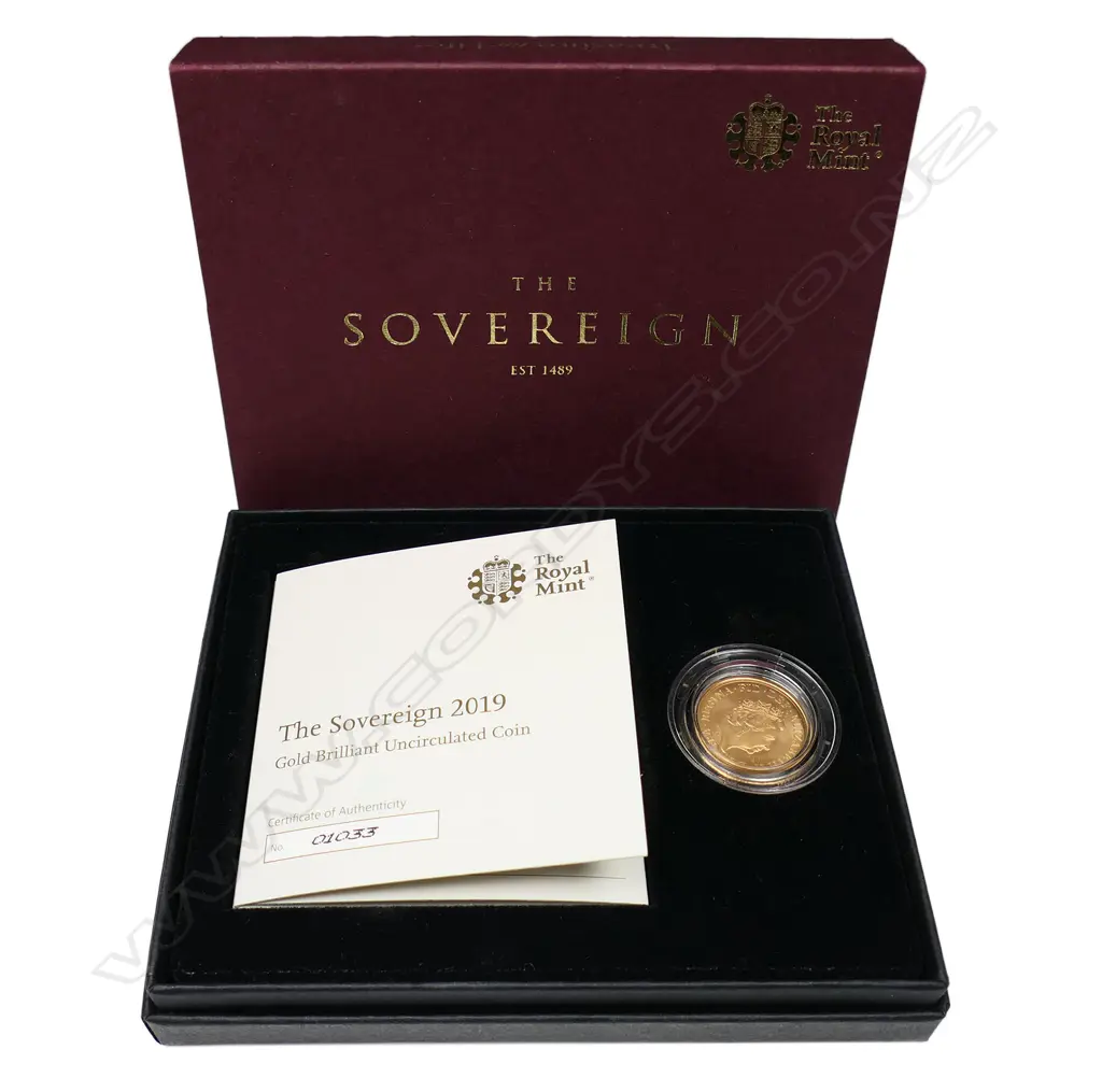 A 2019 gold full sovereign, Image 1++