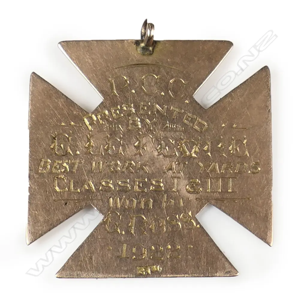 A c.1922 9ct gold fob medallion with dog's head, Image 1++