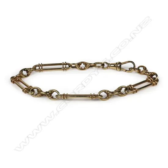 A c.1900 9ct yellow gold fancy bracelet,