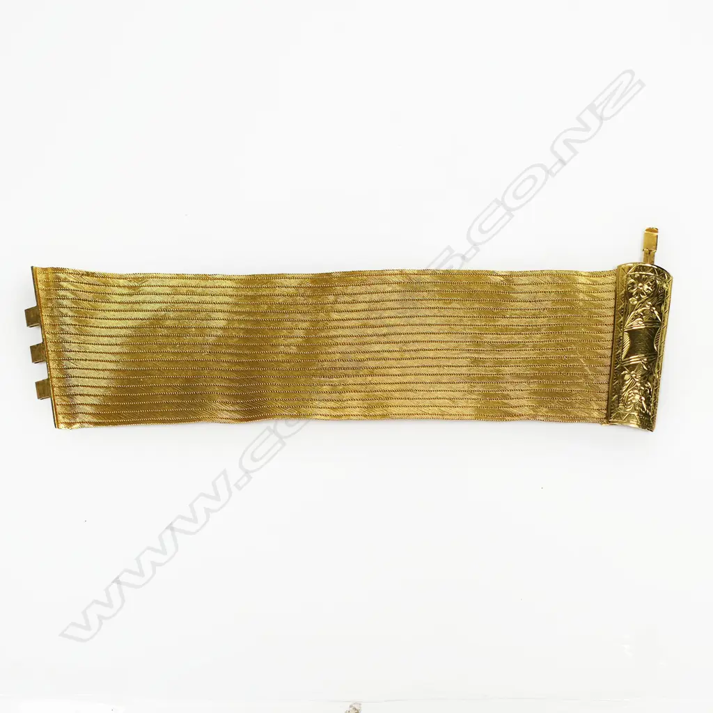 A 22ct gold bracelet, Image 1++