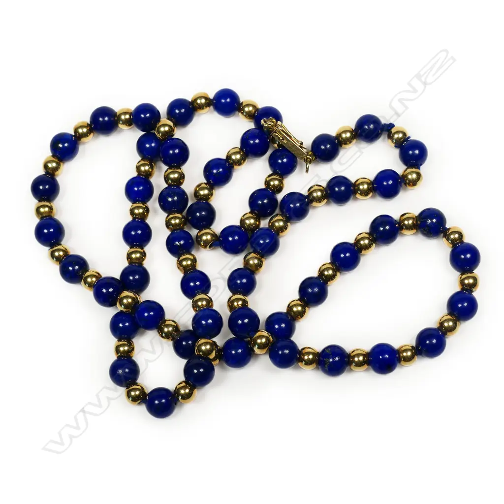 An 18ct gold lapis lazuli necklace, Image 1++