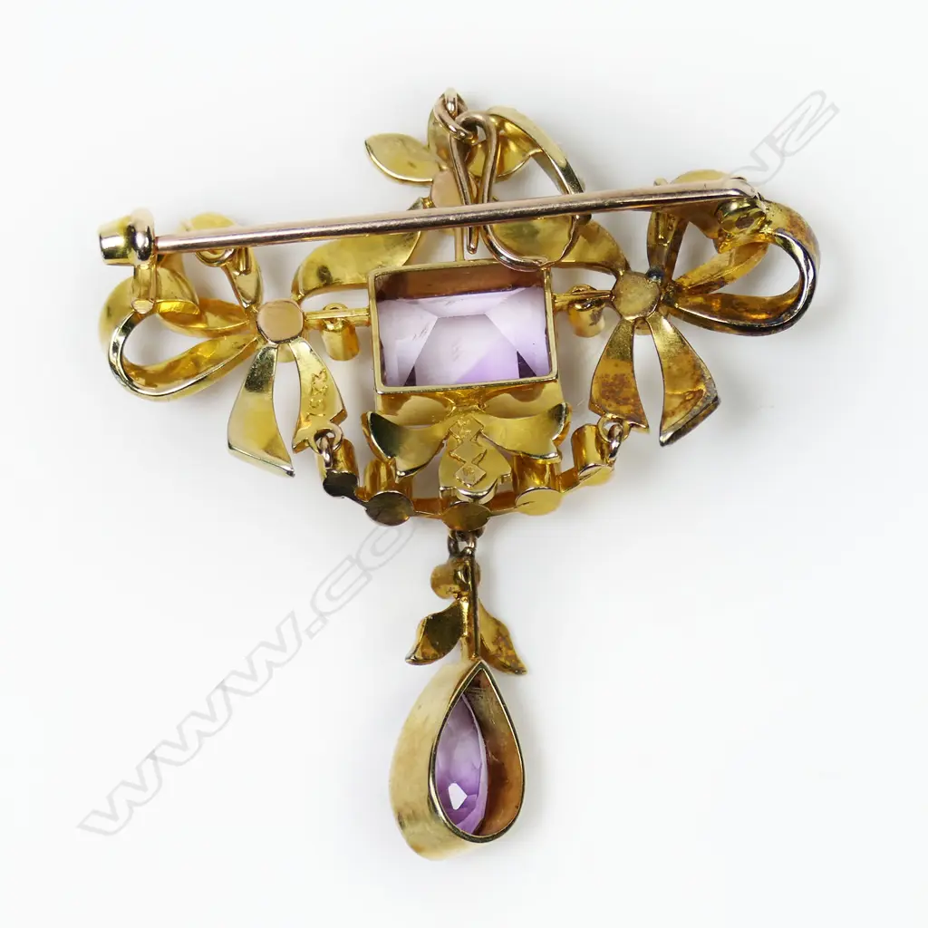 A quality c.1900 bright gilded 9ct gold large pendant brooch, Image 1++