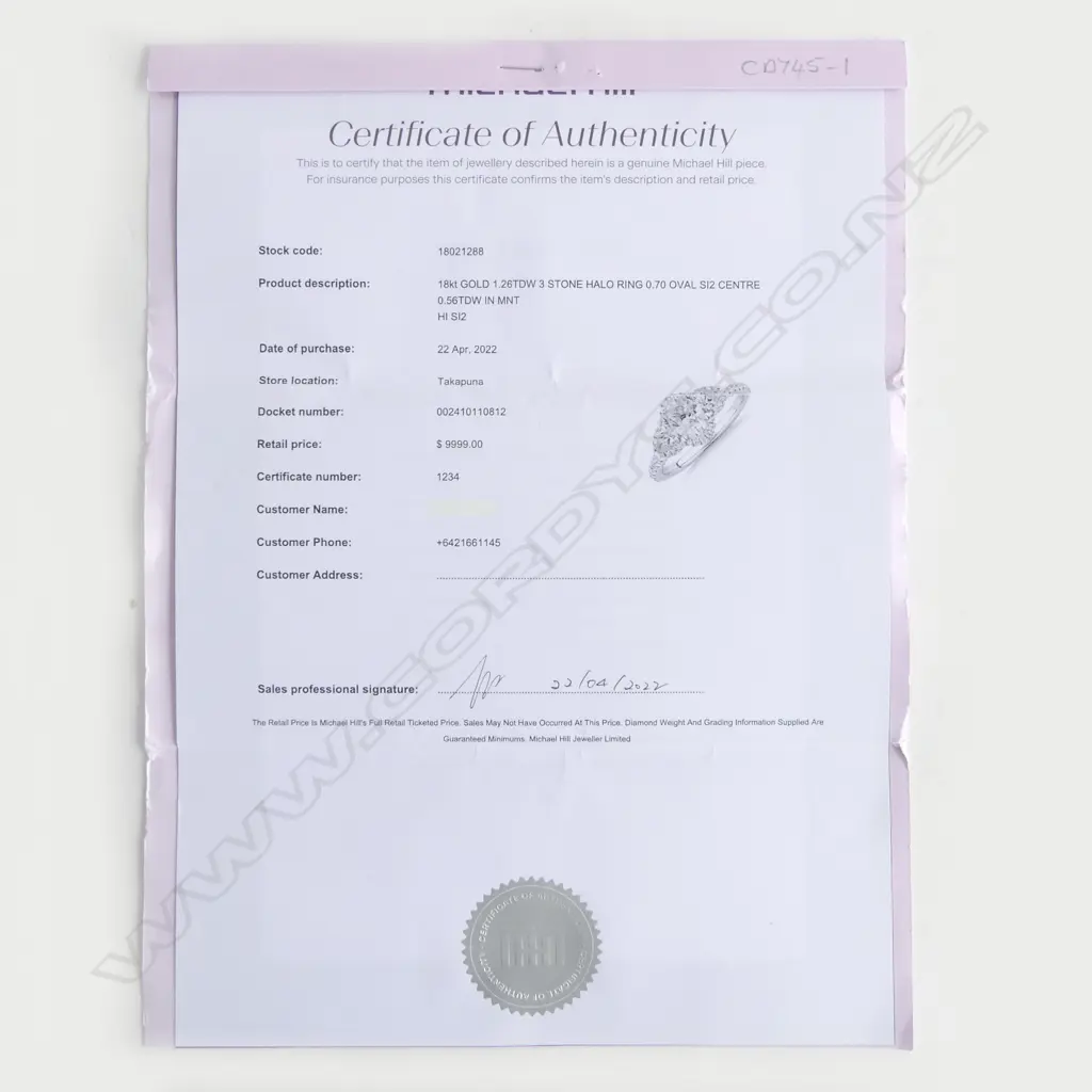 An 18ct white gold and diamond ring, Image 1++