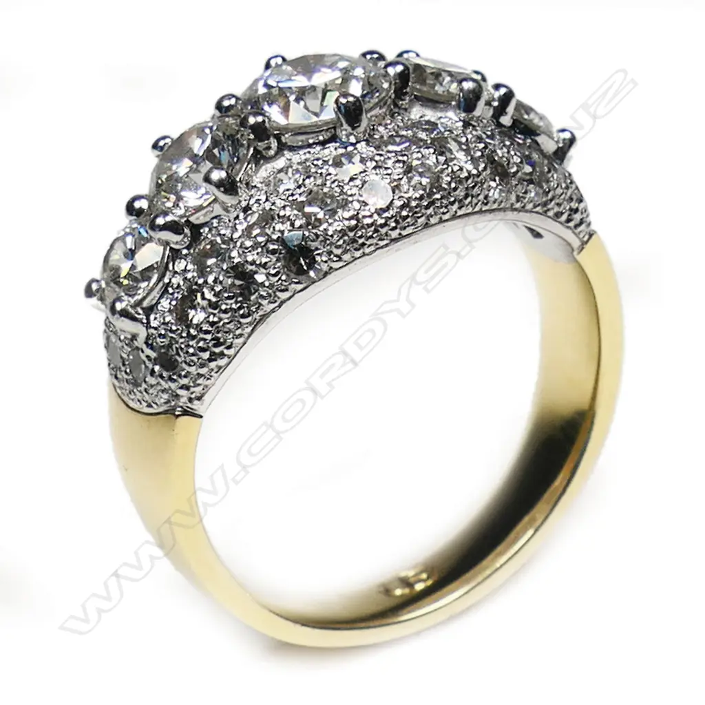 An impressive 18ct white and yellow gold and diamond dress ring, Image 1++