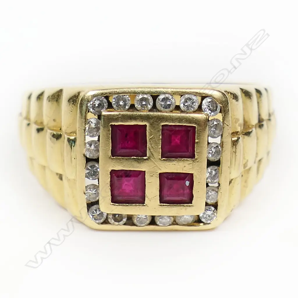 A substantial 18ct yellow gold ruby and diamond gent's ring, Image 1++