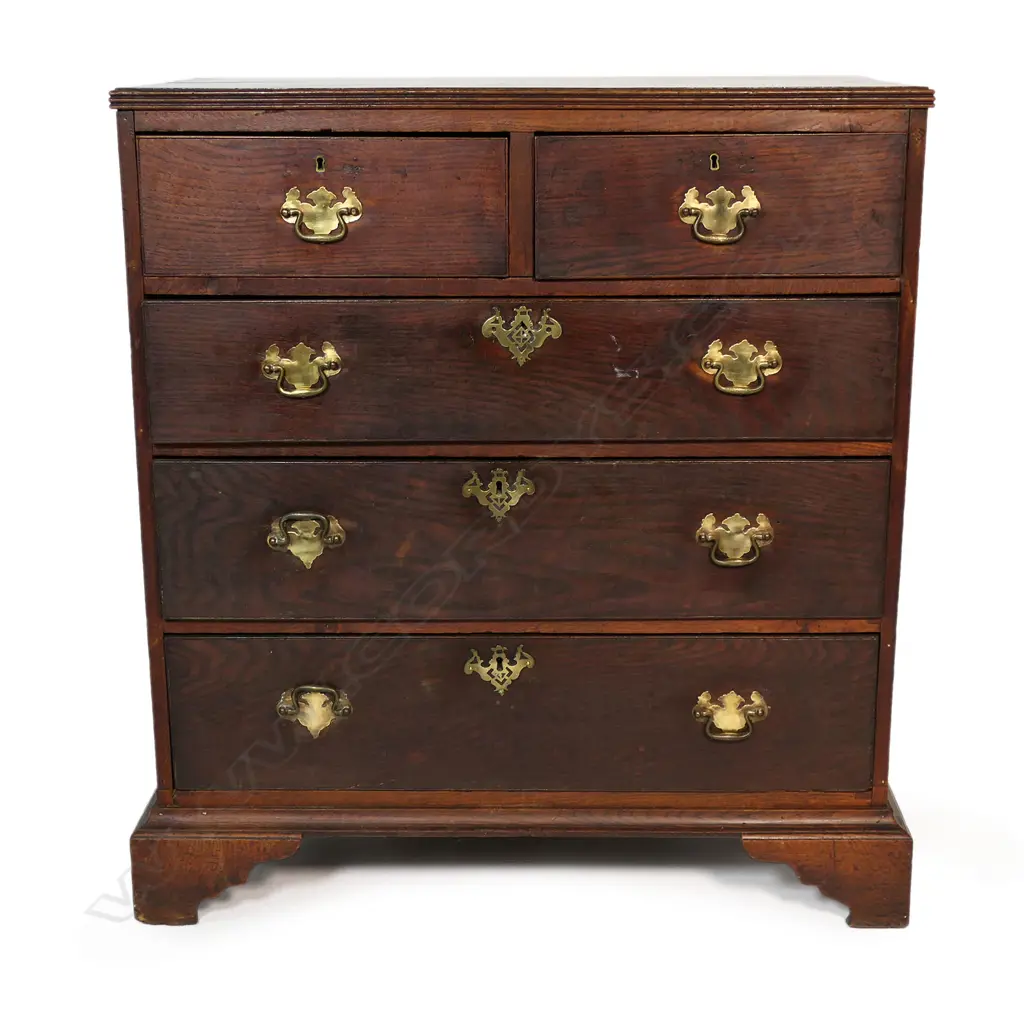 A Georgian oak five drawer chest, Image 1++