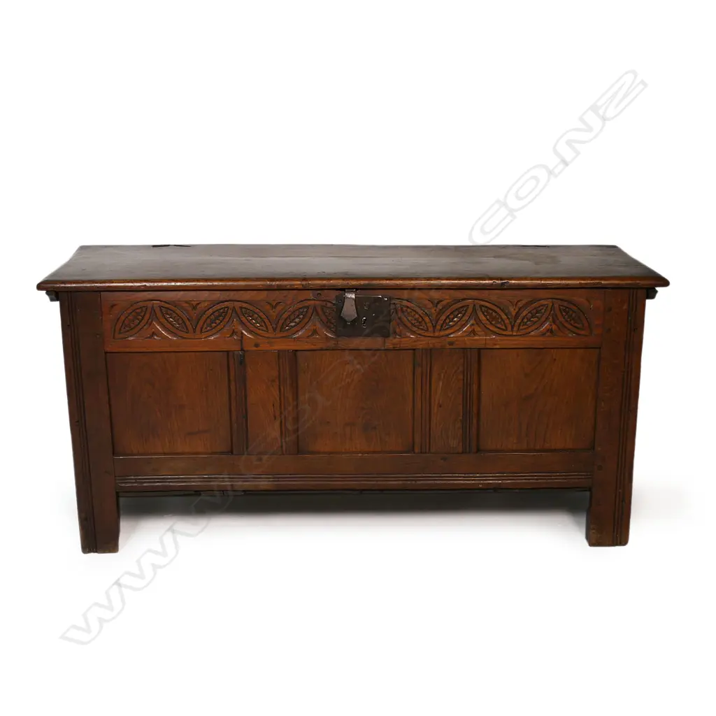 A small proportion 18thC oak coffer, Image 1++
