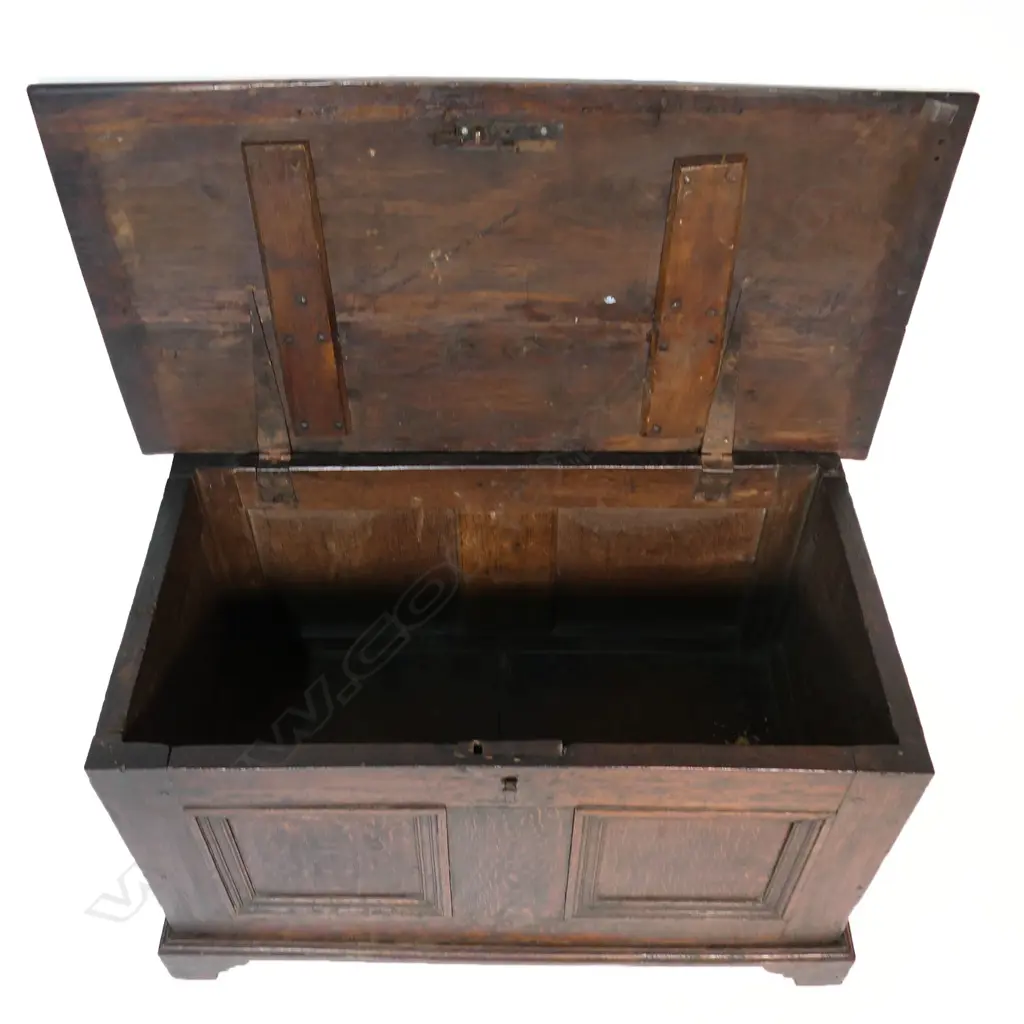 A small proportion Georgian oak coffer, Image 1++