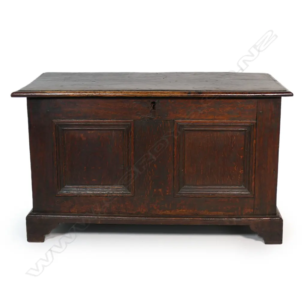A small proportion Georgian oak coffer, Image 1++
