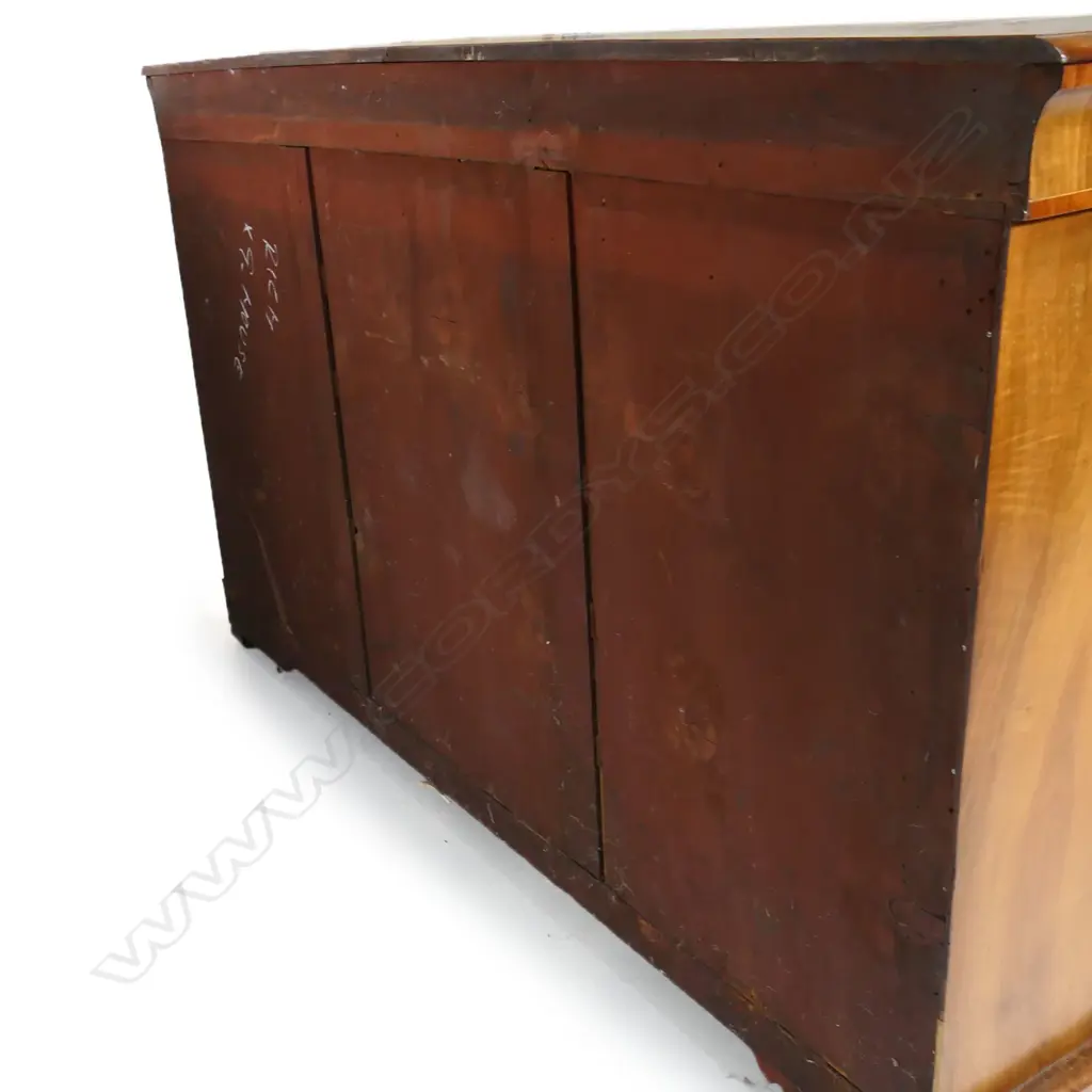An impressive Victorian figured walnut credenza, Image 1++