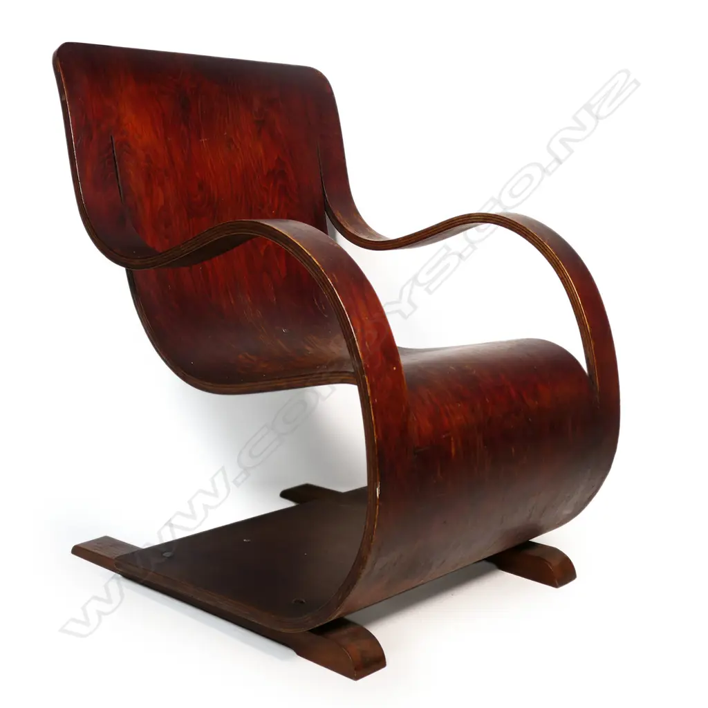An iconic New Zealand Garth Chester Curvesse chair, Image 1++