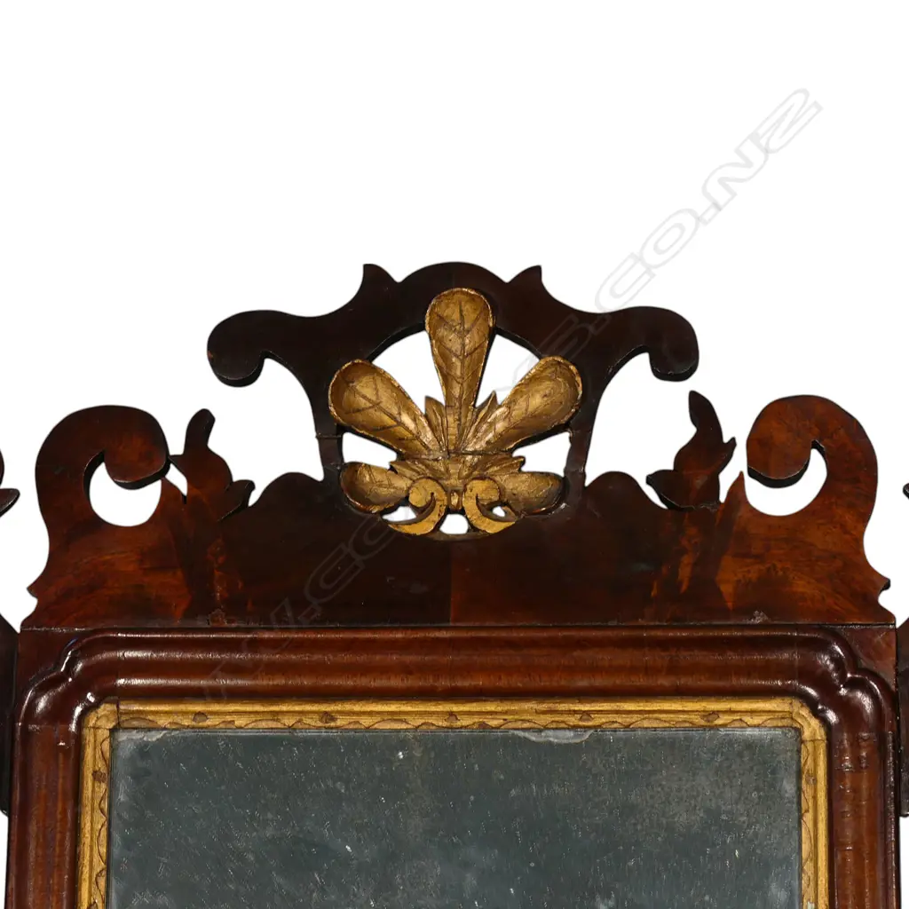 A Georgian mahogany mirror, Image 1++