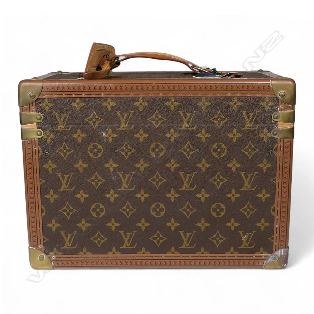 A vintage Louis Vuitton train/pharmacy trunk, Image 1++