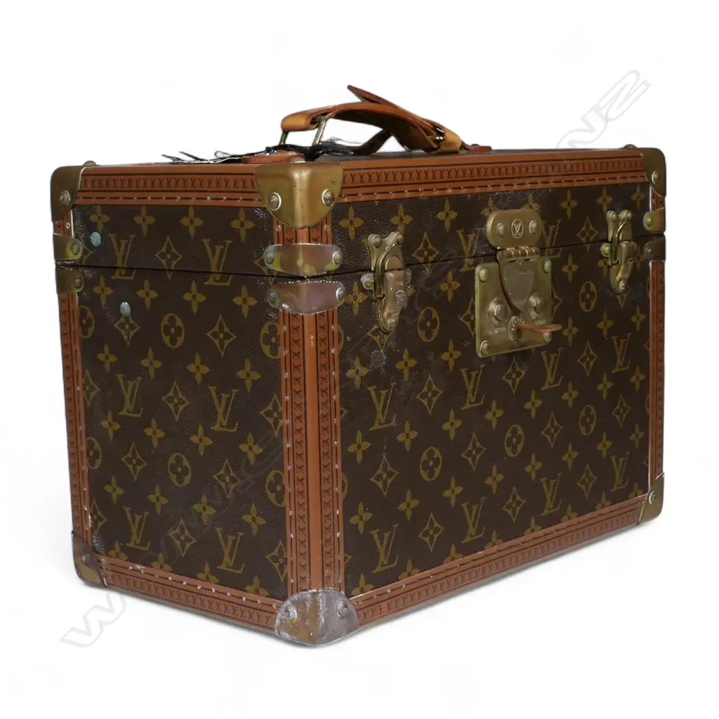 A vintage Louis Vuitton train/pharmacy trunk, Image 1++