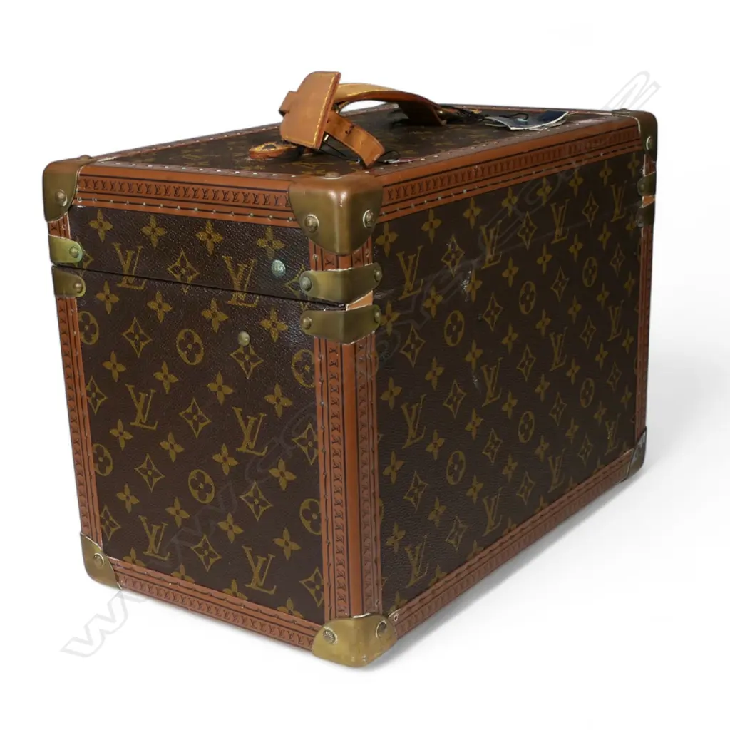 A vintage Louis Vuitton train/pharmacy trunk, Image 1++