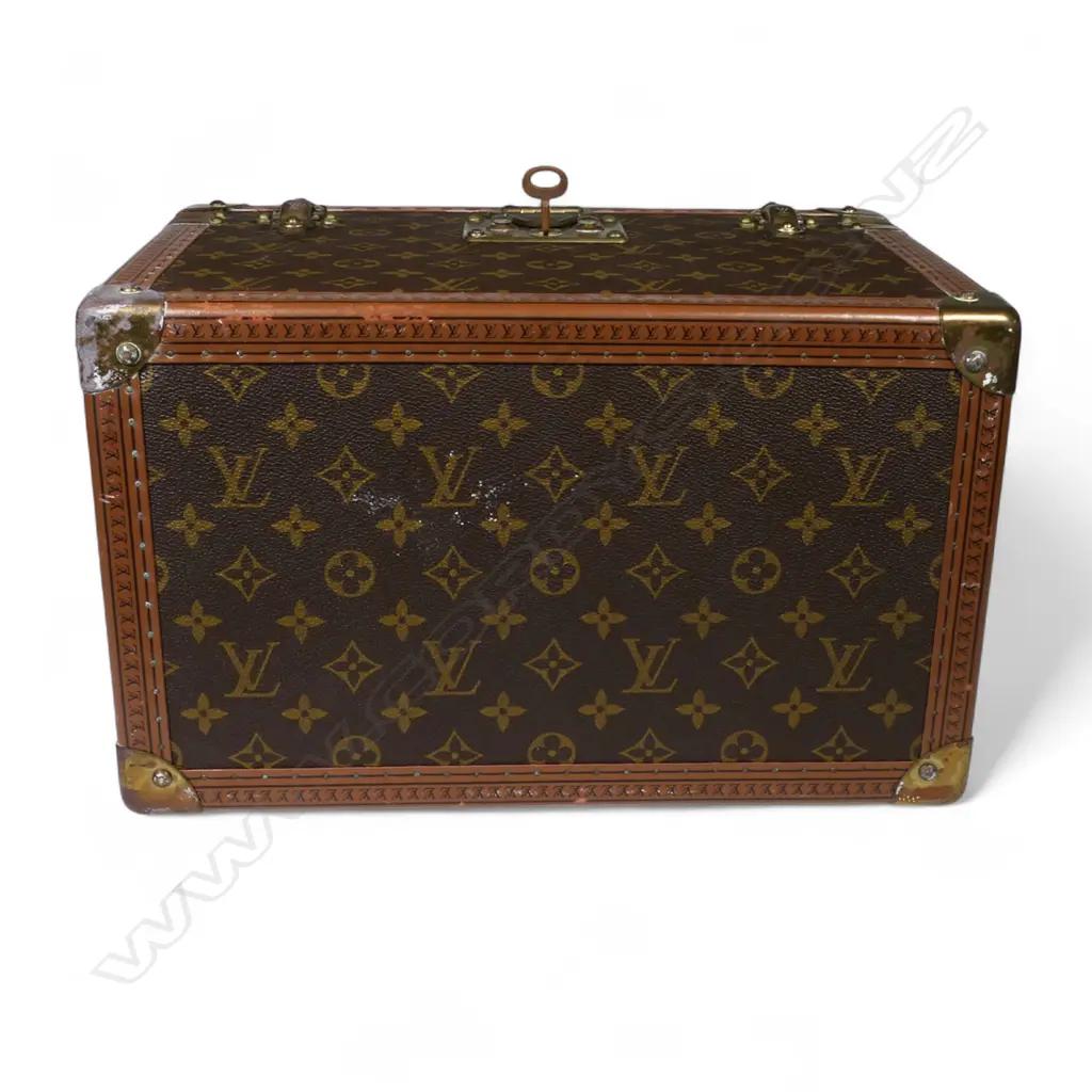 A vintage Louis Vuitton train/pharmacy trunk, Image 1++