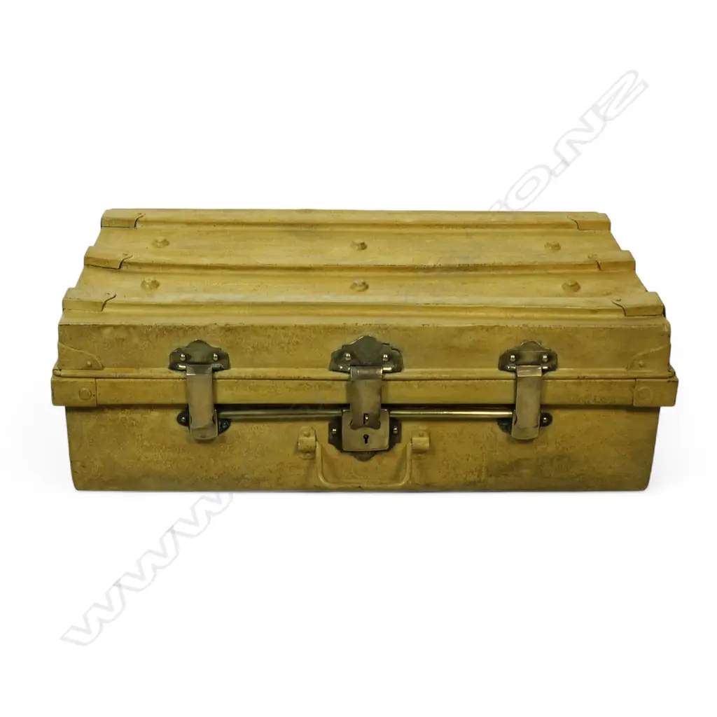 A ‘Star Of India’ tin trunk, Image 1++