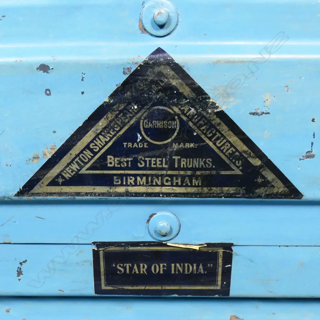 A ‘Star Of India’ tin trunk, Image 1++