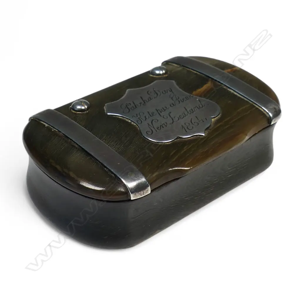 A 19thC New Zealand historical silver mounted sheep's horn pocket snuff dated 1864, Image 1++