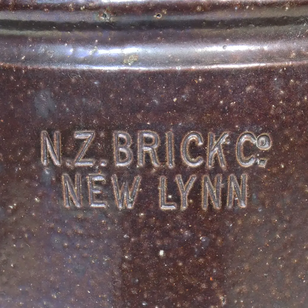A 'NZ Brick Co. New Lynn' colonial salt glaze chimney pot, Image 1++