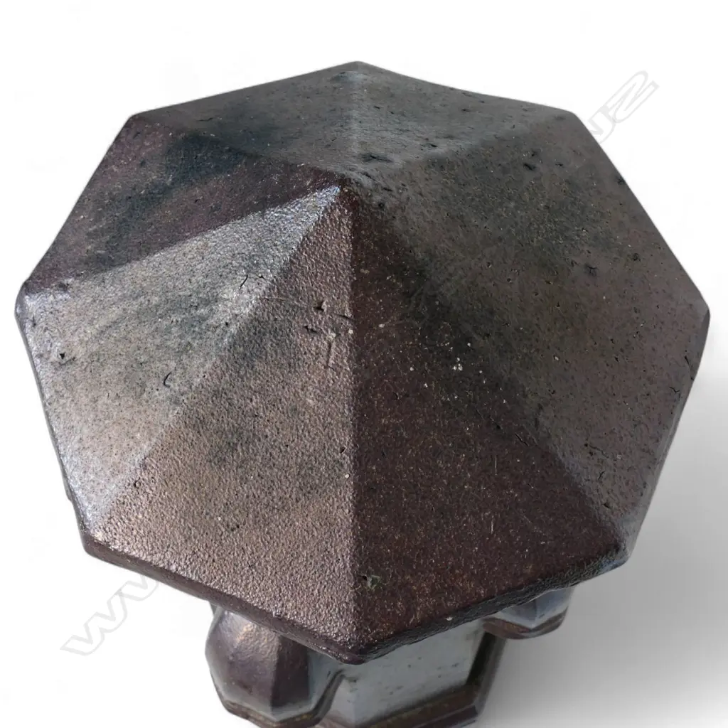 A NZ colonial tall dark salt glaze chimney pot, Image 1++