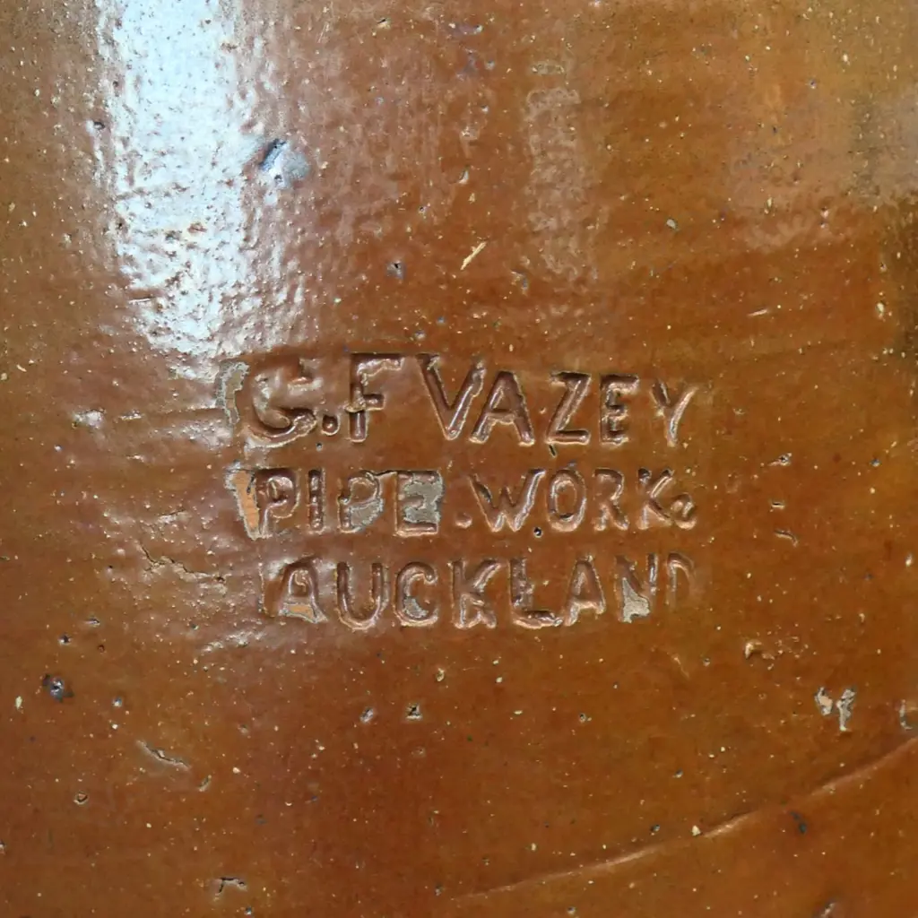 A 'G.F. Vasey Pipe Works Auckland' colonial tall salt glaze chimney pot, Image 1++