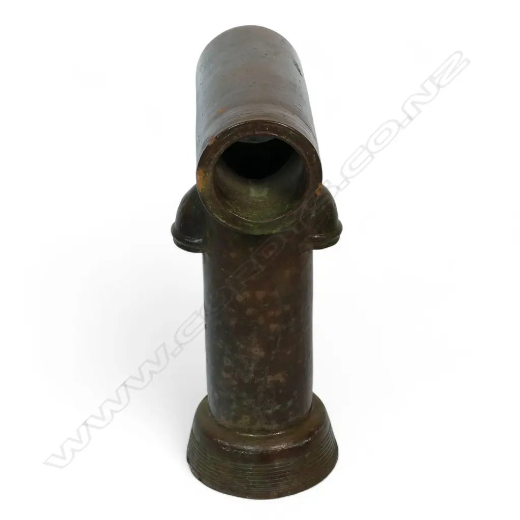 An 'Amalgamated Brick Pipe Ltd WGTN TARANAKI ST. WORKS' small colonial chimney pot, Image 1++